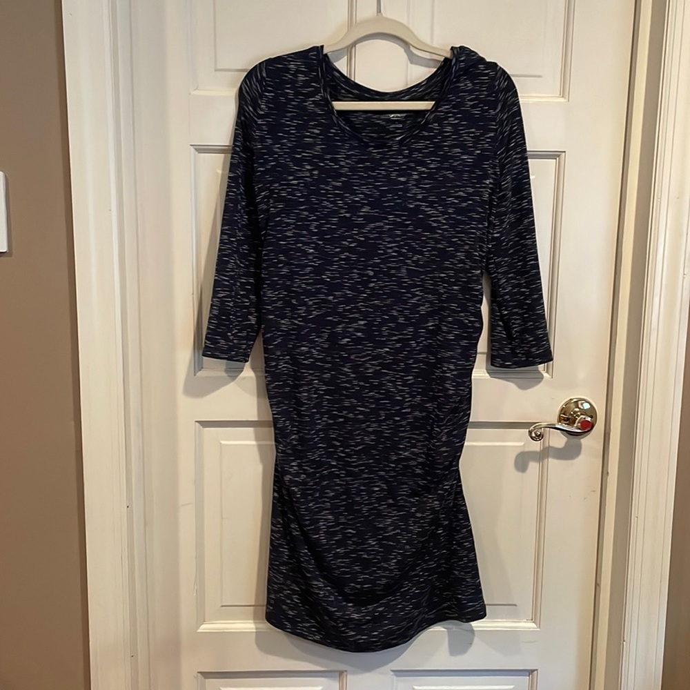 Liz Lange maternity size medium dress